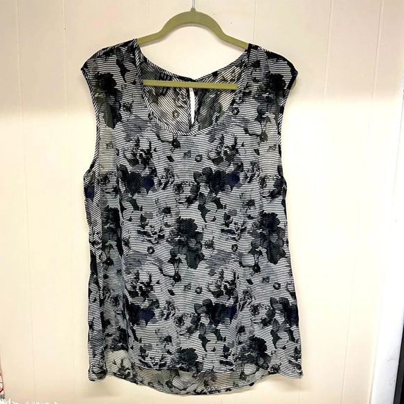 Maurices Tops - Maurice Semi Sheer Floral Top